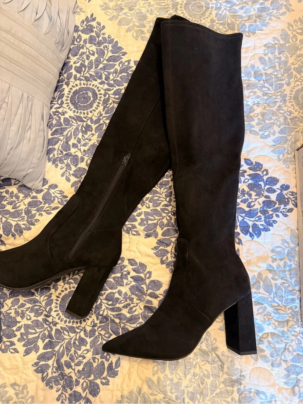 *NEW IN BOX* black suede knee high wild pare boots size 8.5